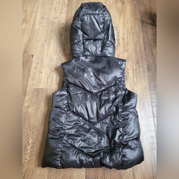 Gap Kids XL 14/16 Girls Black Chevron Fur Hooded Puffer Vest - Picture 2 of 11